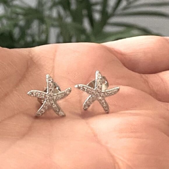 The Starfish Is Born sparkly  925 silver stud earrings - Picture 1 of 12